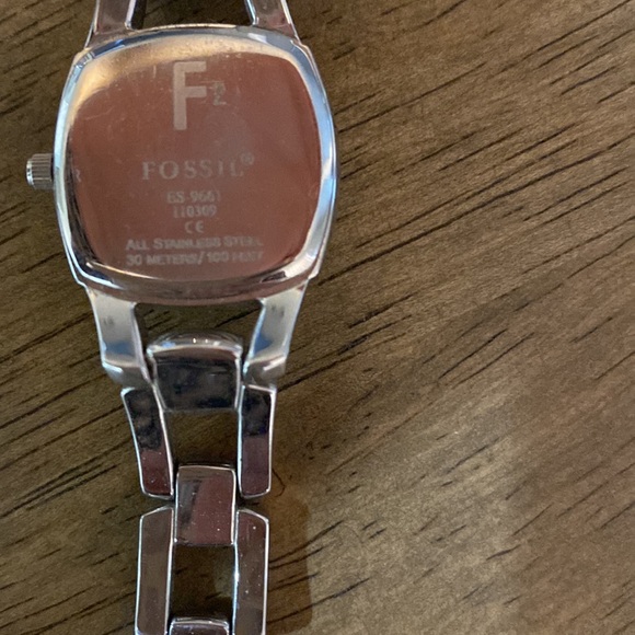 Fossil F2 Watch - Picture 3 of 4